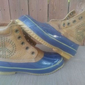 Lucky Duckies Duck Boots. Peace Size 6